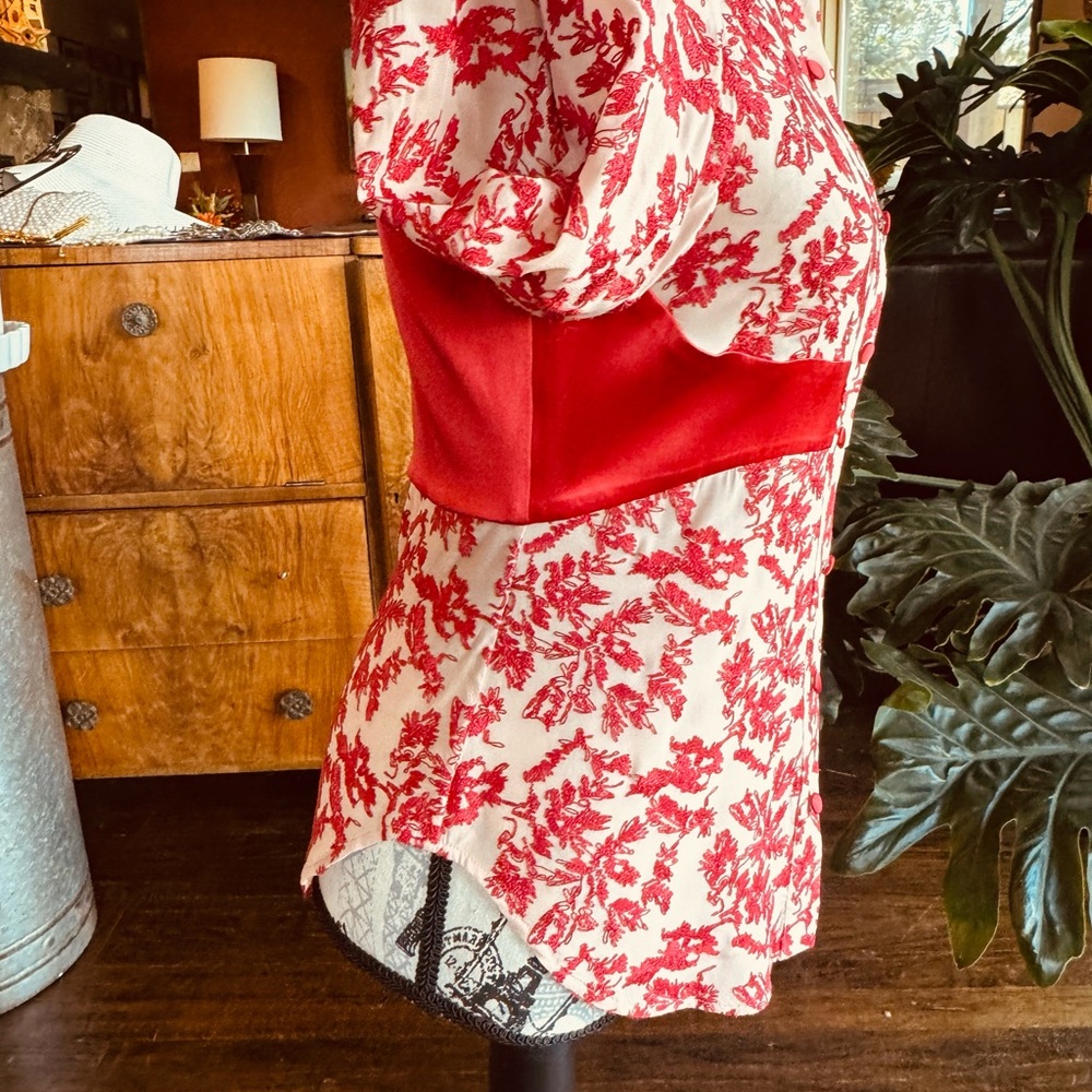LaPerla Red & cream Floral Embroidered Women's Top made in Italy vnt 90’s - Picture 5 of 11